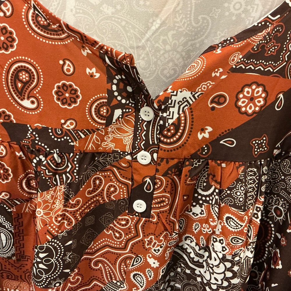 New fall top! Browns and Butterscotch colors! Never worn